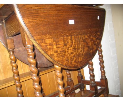 Early 20th Century oak gate leg table on barley twist supports