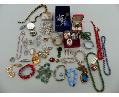 A COLLECTION OF VINTAGE AND MODERN JEWELLERY. 
