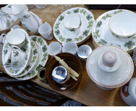 A ROYAL WORCESTER MATHON PATTERN TEA AND DINNER SERVICE AND OTHER CHINA ETC. 