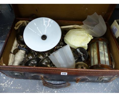 A QUANTITY OF VINTAGE LIGHT FITTINGS IN A LEATHER SUITCASE. 