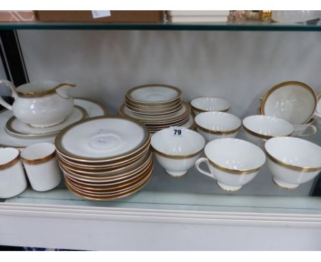 A ROYAL DOULTON CLAREDON PART TEA AND DINNER SERVICE. 