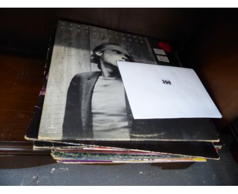 A GROUP OF VINTAGE RECORD ALBUMS TO INCLUDE PINK FLOYD UMMAGUMMA, CUNNING STUNTS, QUEEN ETC. 