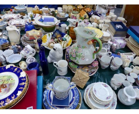 AN EXTENSIVE COLLECTION OF CHINA TEA AND DINNER WARES, CHARACTER JUGS, FIGURINES, BOXED COALPORT AND SPODE PLATES, TRINKET BO