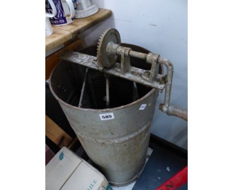 VINTAGE HONEY SPINNER. 