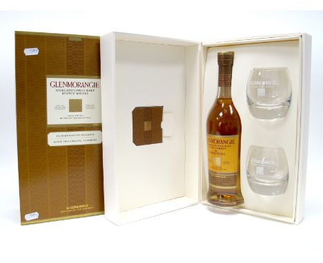 Whisky - Glenmorangie Highland Single Malt Scotch Whisky 10 Years Old, Glenmorangie Original presentation boxed with two crys