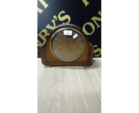 MANTLE CLOCK WITH KEY & PENDULUM
