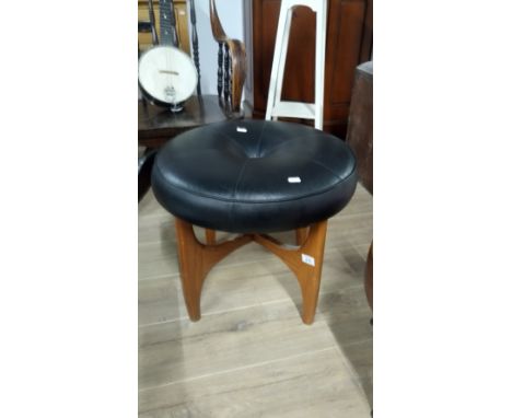 VINTAGE G PLAN STOOL