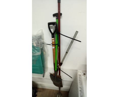 1 BUNDLE OF TOOLS