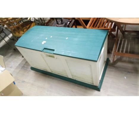 GARDEN STORAGE & TOOLS