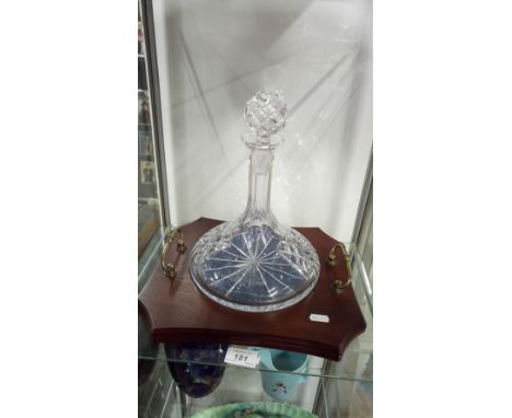 ROYAL ARTILLERY ENGRAVED SHIPS DECANTER ON SERVING TRAY