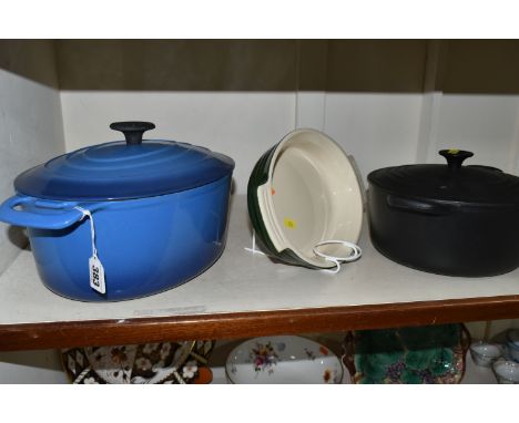 THREE PIECES OF LE CREUSET AND SIMILAR COOKWARES, comprising a black cast iron Le Creuset 22cm casserole dish, a Le Creuset g
