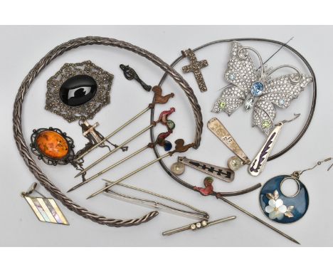 A BAG OF WHITE METAL JEWELLERY, to include a plaited collar necklace stamped Mexico 925, an AF white metal collar stamped 925