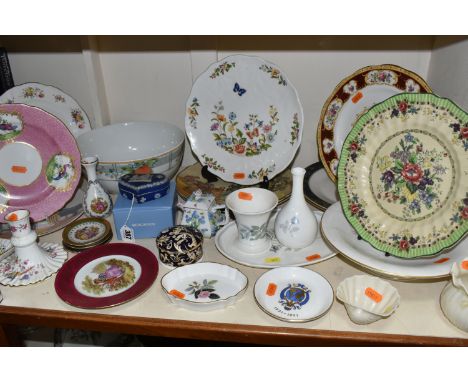 A GROUP OF CERAMICS, to include a boxed Wedgwood blue jasperware heart shaped trinket box, a Wedgwood Home 'Eden' salad bowl,