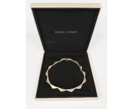 A Georg Jensen Hans Hansen Danish silver Peak Choker necklace, stamped, 14 links in boxIn good condition with light wear and 