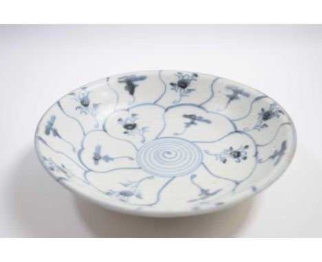 Chinese porcelain bowl from the Tek Sing cargo with blue and white design, 18cm diameter