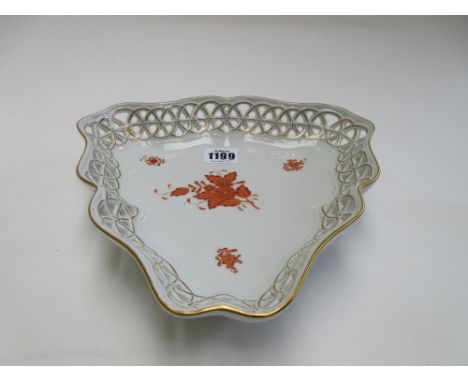 A quantity of Herend porcelain table wares, decorated in the 'Chinese rust bouquet' pattern, comprising; a pierced triangular