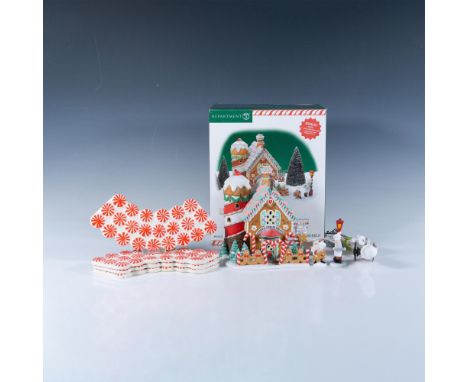 This adorable grouping includes Ginny's Cookie Treat Set with the Gingerbread shop, two baker figurines, 4 pieces of candy ro