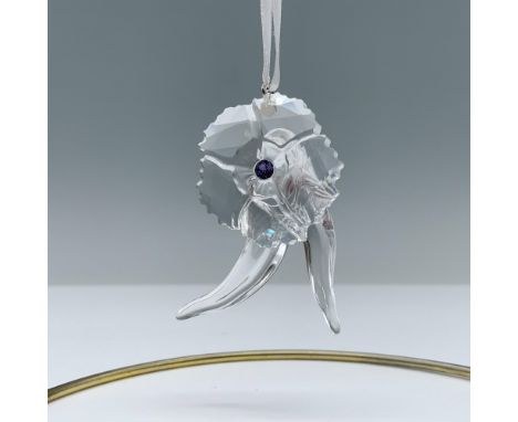 Beautiful flower with a bright purple center and crystal clear base, featuring a scalloped sawtooth rim on the petals.. SCS m