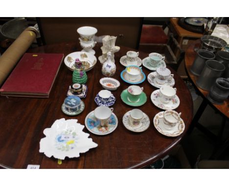 A quantity of teacups and saucers to include Minton Marlow, Coalport, Royal Crown Derby, Royal Worcester, gilt decorated Scot