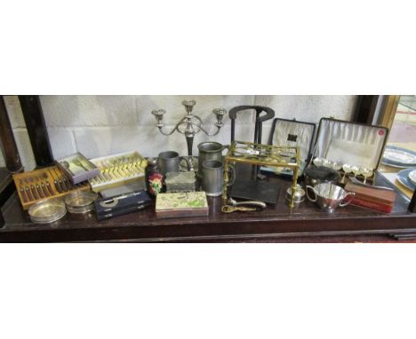 Shelf of collectables to include flatware