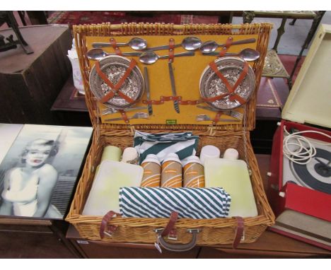 Fully fitted wicker Brexton picnic hamper