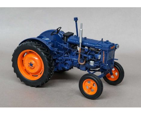 A Universal Hobbies Fordson Major E27N, exact 1:16 scale model, with boxOne link arm is broken, one rod detached (please see 