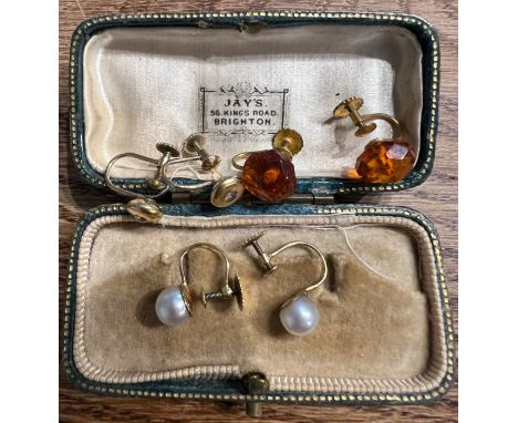 Three pairs of vintage screw on earring to include pearl and diamond set, contained within a vintage box. 