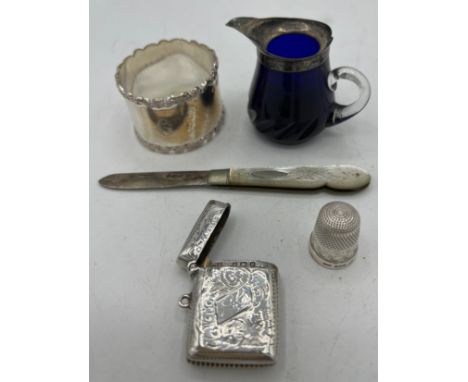 Miscellaneous silver to include vesta case, Birmingham 1904, fruit knife with mother of pearl handle, Sheffield 1901, Bristol