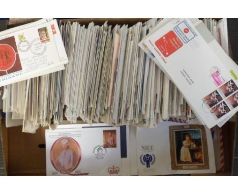 Stamps / Covers, a large collection of approx. 1,000 GB, Commonwealth &amp; Foreign First Day &amp; Commemorative covers, man