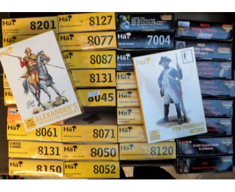 Model Kits 1:72, 26 boxed, unmade HAT models and 9 boxed, unmade Strelets models, all military subjects (gd) (35)