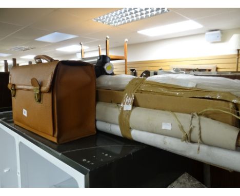 A projector screen & cased vintage Zeiss Movilux 8B cased projector E/T