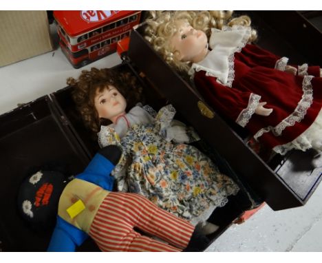 Two boxed collector's dolls, vintage golly, vintage games & tins etc