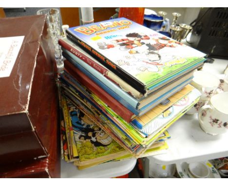 Collection of vintage Beano annuals & comics