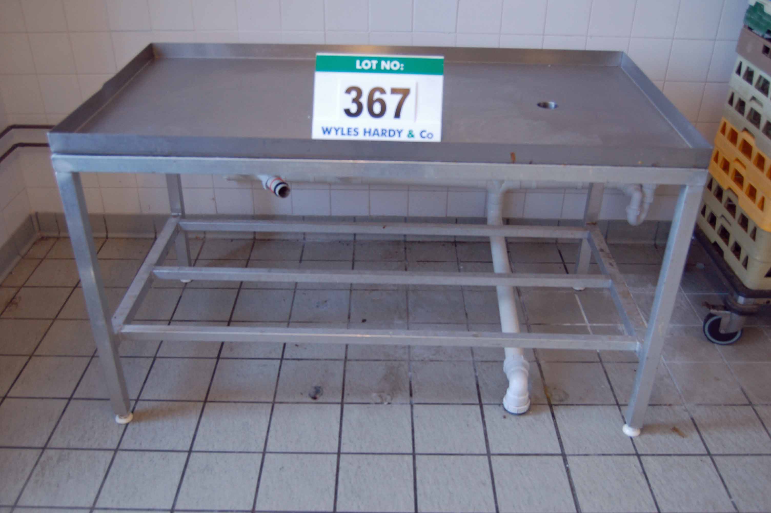 A 1500mm x 800mm Stainless Steel Sluicing Table with Bunded Tap