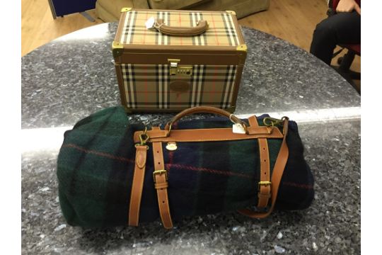 burberry vanity case