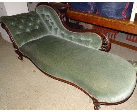 VICTORIAN MAHOGANY BUTTON BACKED CHAISE LONGUE