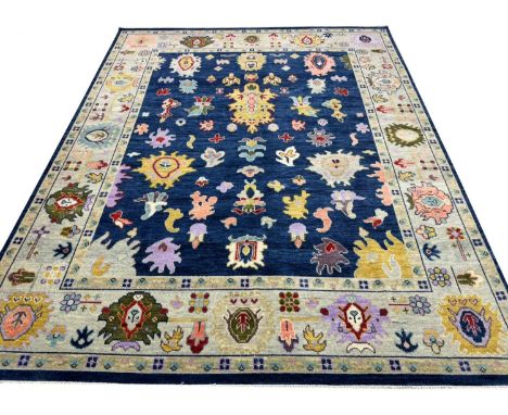 CONTEMPORARY SULTANABAD DESIGN CARPET, 302cm x 248cm. 