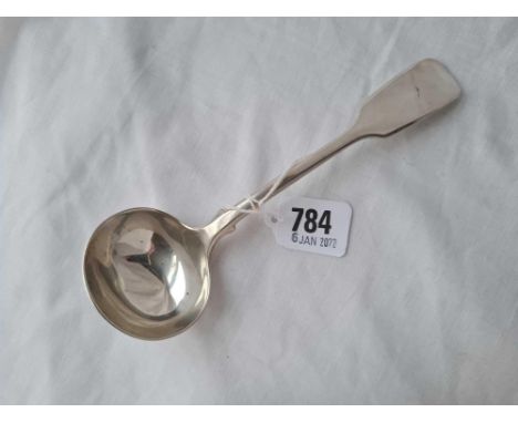 A plain fiddle pattern sauce ladle - London 1905 by RS - 71 g.