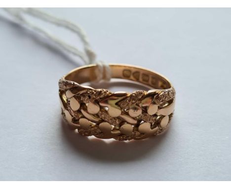 ANTIQUE 18CT PLAITED KEEPER RING WITH BEAD DECORATION, HALLMARKED CHESTER 1913, SIZE R