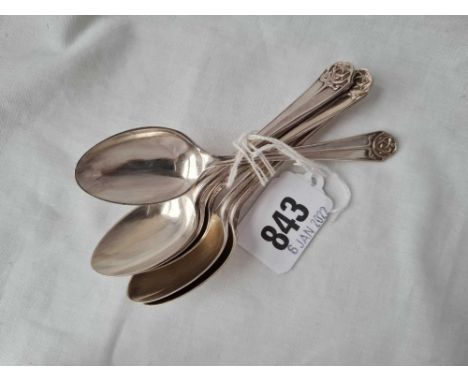 A set of six stylish tea spoons with Celtic type ends - Sheffield 1942 - 91g