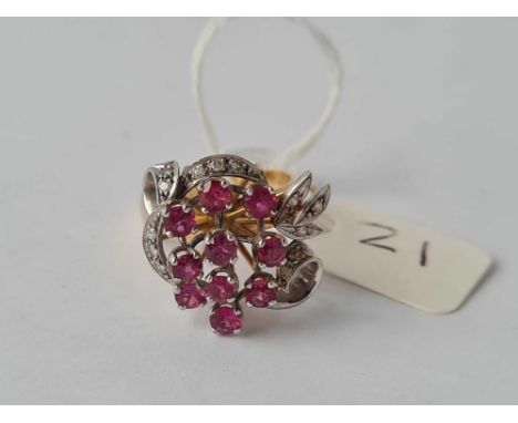 A RUBY AND DIAMOND COCKTAIL RING 18CT GOLD SIZE L - 6.6 GMS 