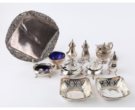 Art Noveau three piece silver condiment set by Vale Brothers & Sermon, Birmingham 1915, with mustard spoon, five piece silver