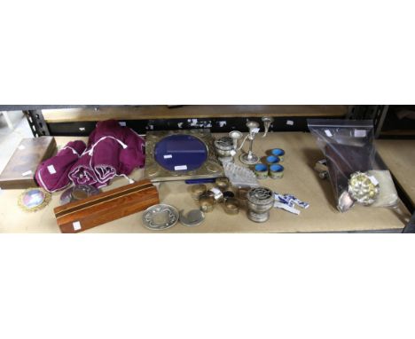 Links of London silver snuff box, oval, 7cm wide, a pair of cased silver napkin rings, a cased set of teaspoons and sugar ton
