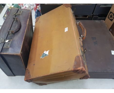 Three pieces of vintage luggage to include large leather suitcase together with initialled wooden cased 'BW' and smaller leat