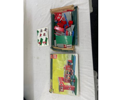 Vintage lego 148 central station, boxed, may be in complete 
