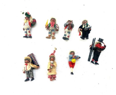 Quantity of miniature Steiff hedgehog figures 