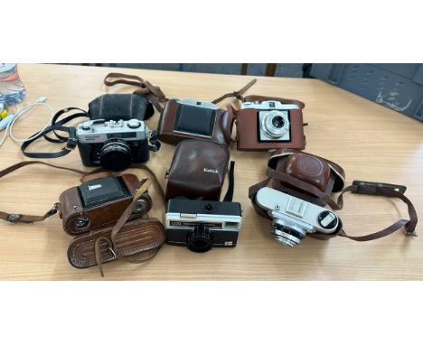 Selection of vintage cameras to include Kodak recula, Richoh 80 EES etc - untested 