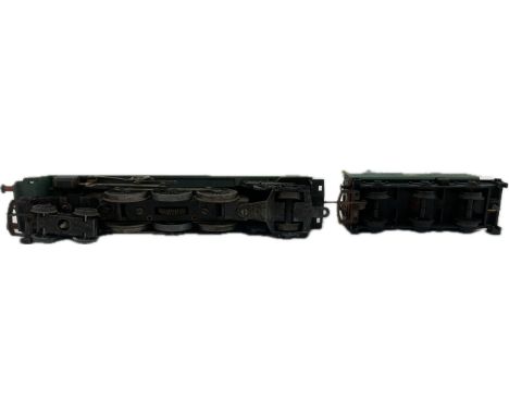 Hornby OO Britannia Lord Kitchener 70043 engine 