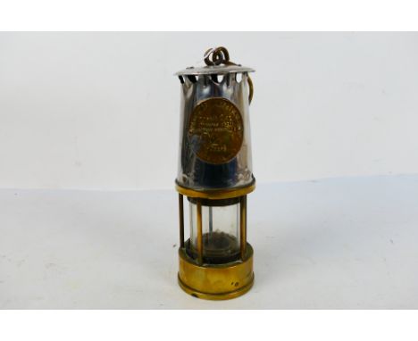 A Protector Lamp & Lighting Co, Eccles Manchester, Type MC40 safety lamp, 24 cm (h). [W]
PLEASE NOTE: ALL ITEMS MUST BE PAID 