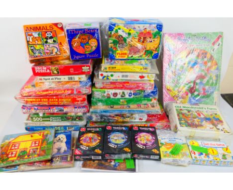 Ravensburger - MB Puzzle - Michael Stanfield - Others - A group of boxed vintage children's jigsaw puzzles. Lot includes Cale